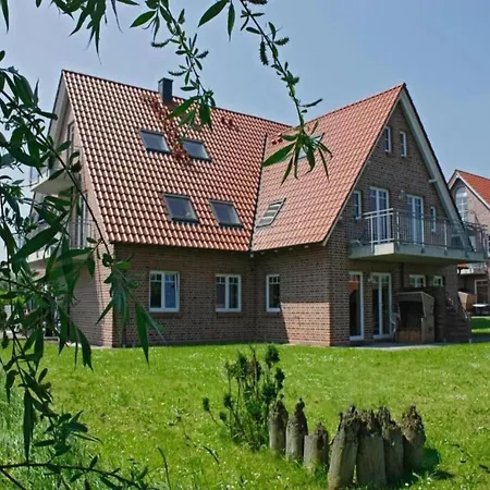 With Garden Apartment *